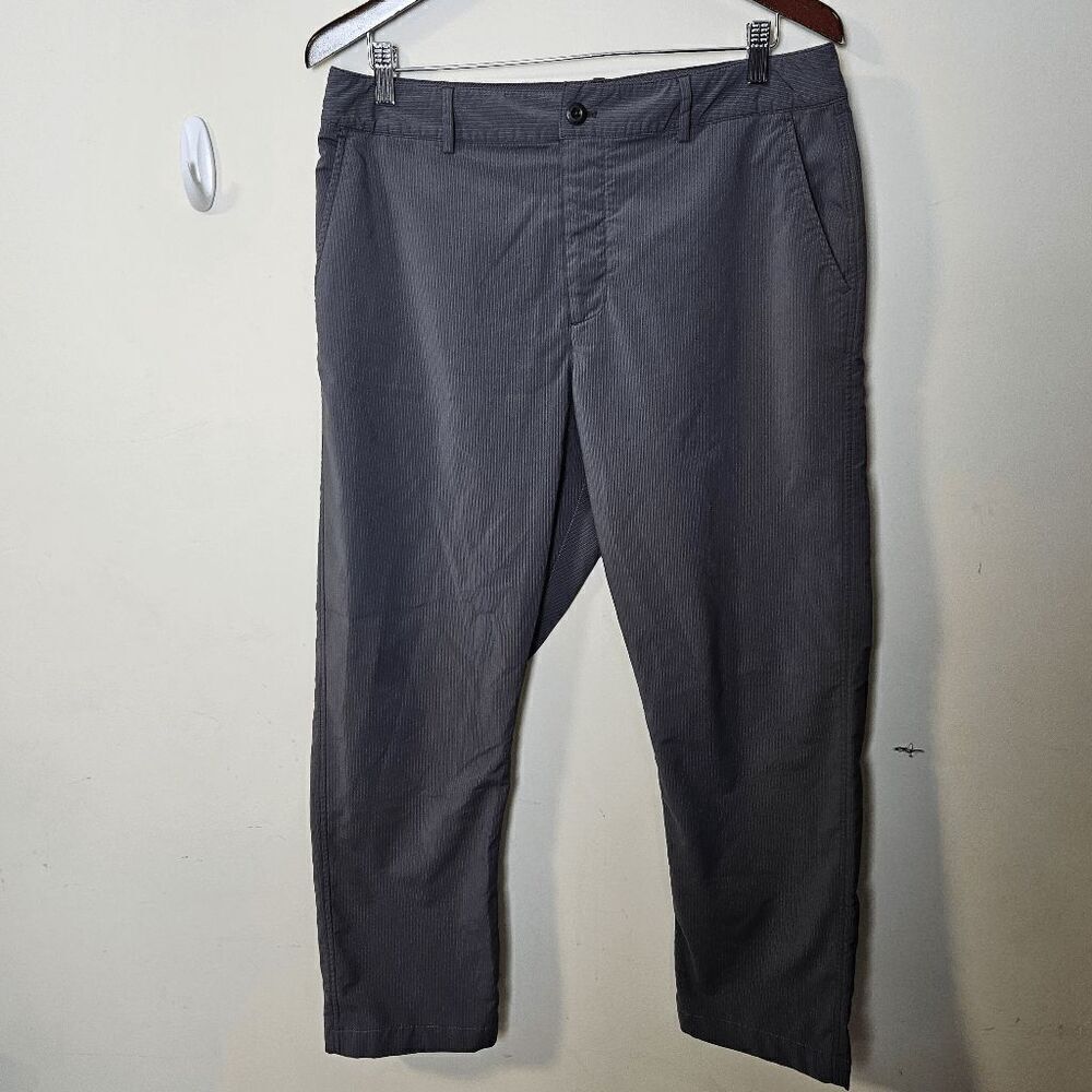 Under Armour Golf Drive Performance Tech Tapered Flat Front Dress Pants Mens Bla